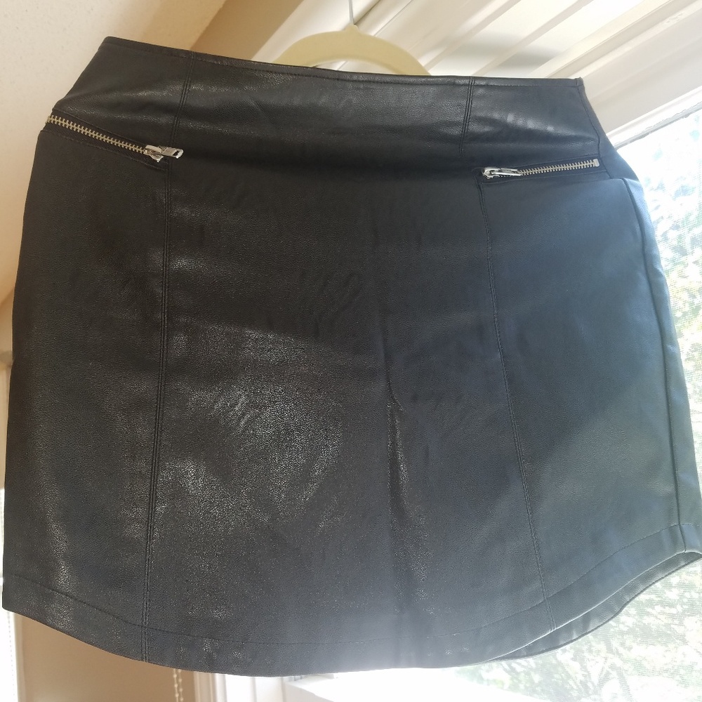 leather skirt
